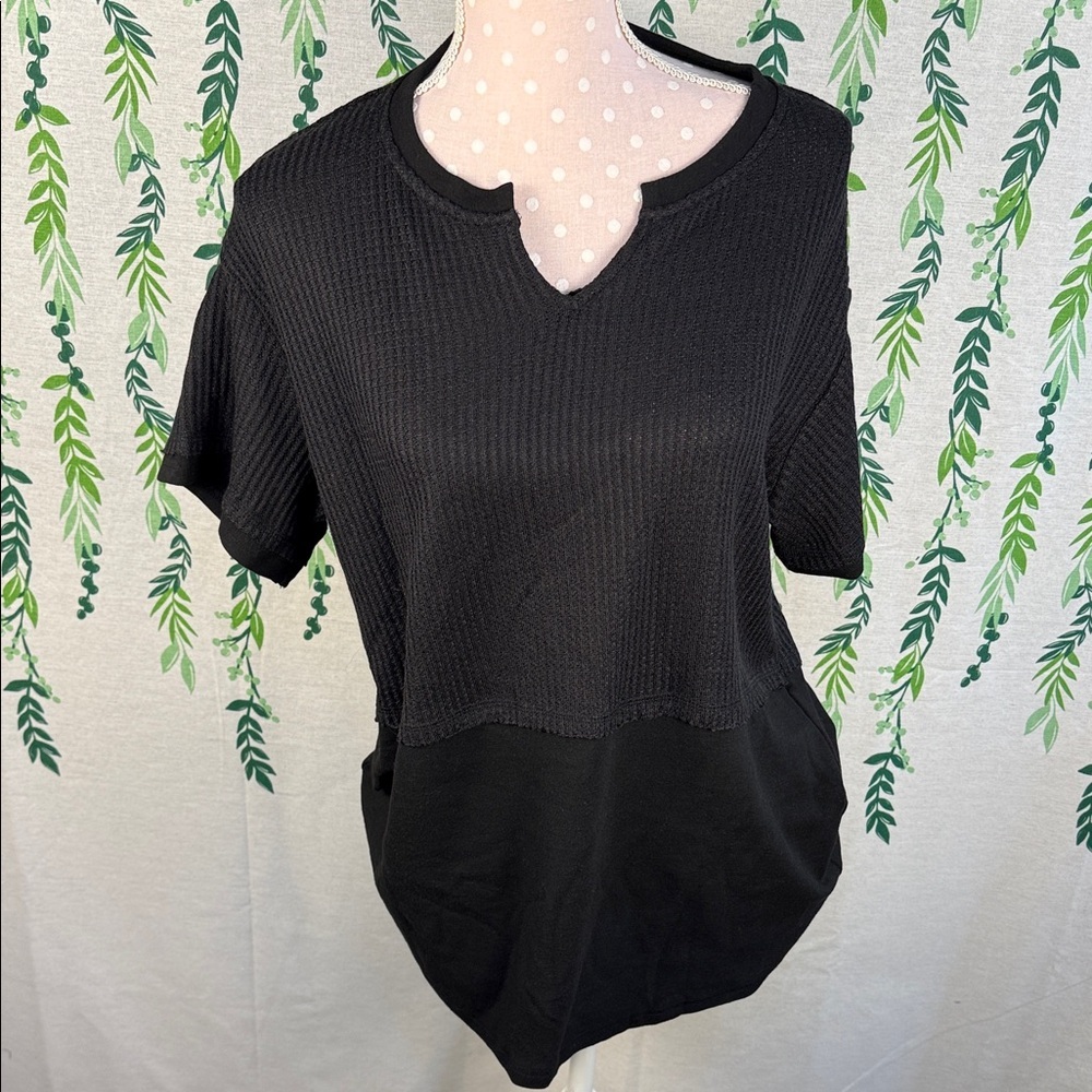 Chic Black Short Sleeve Women's Top D3